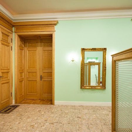 Old Riga 2 Bedroom Vecpilsetas Street Apartment エクステリア 写真