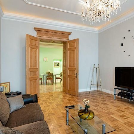 Old Riga 2 Bedroom Vecpilsetas Street Apartment エクステリア 写真