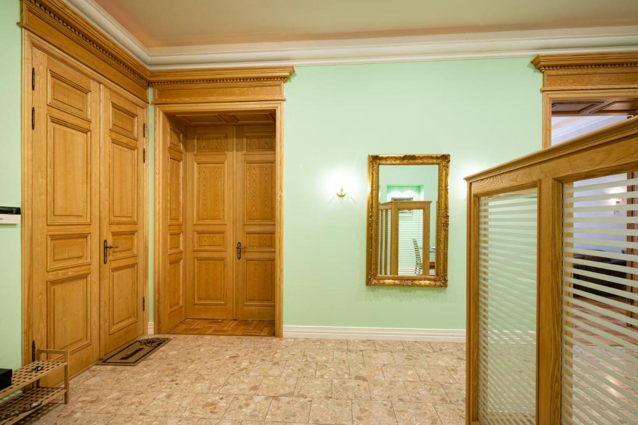 Old Riga 2 Bedroom Vecpilsetas Street Apartment エクステリア 写真