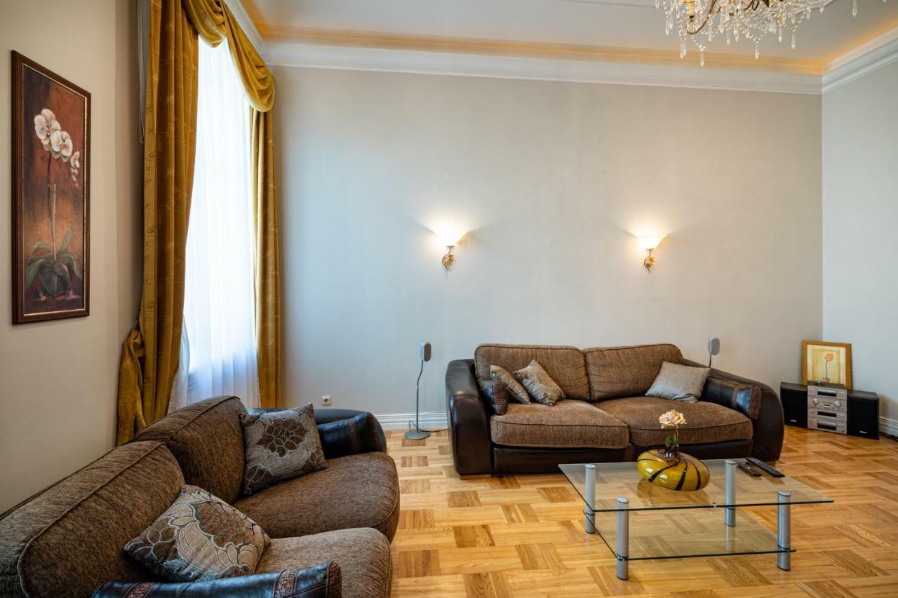 Old Riga 2 Bedroom Vecpilsetas Street Apartment エクステリア 写真