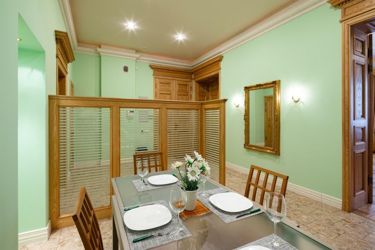 Old Riga 2 Bedroom Vecpilsetas Street Apartment エクステリア 写真