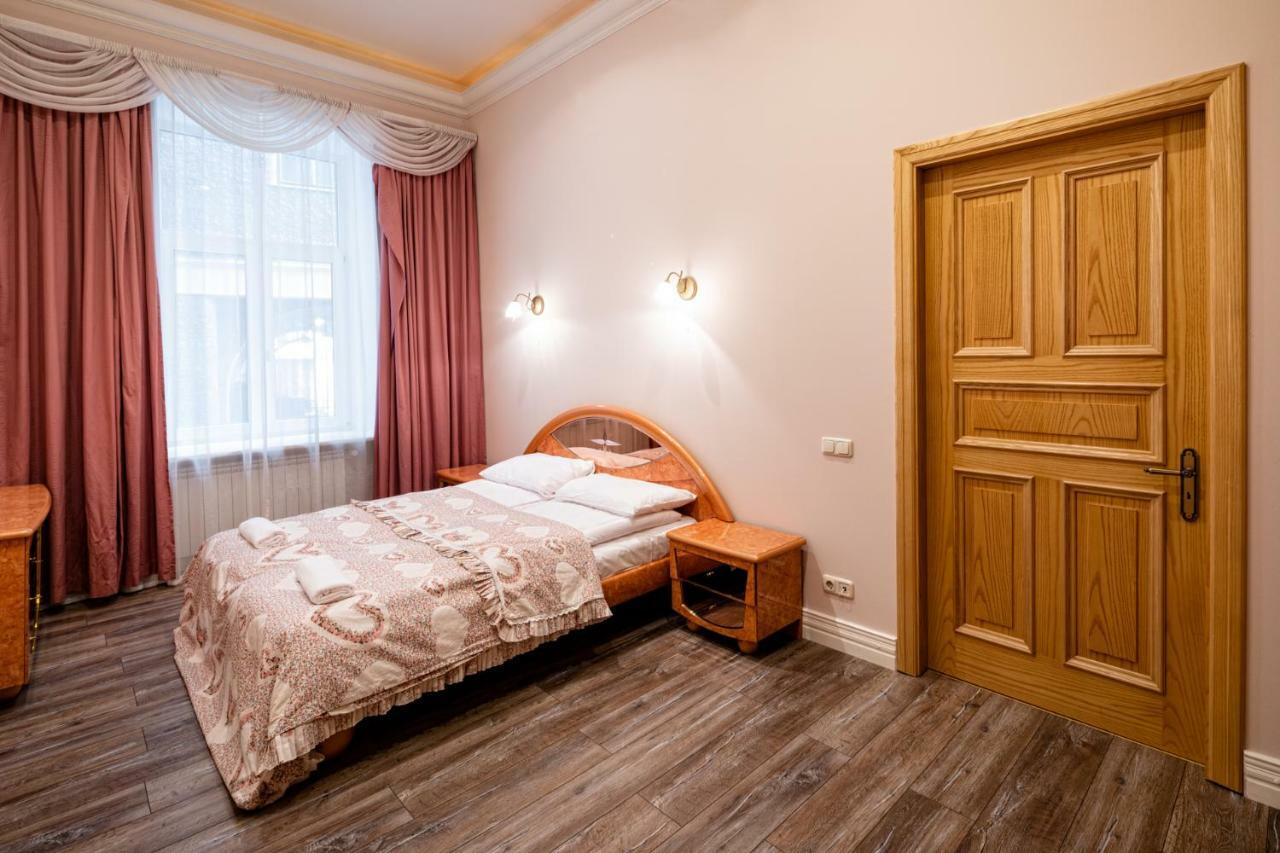Old Riga 2 Bedroom Vecpilsetas Street Apartment エクステリア 写真