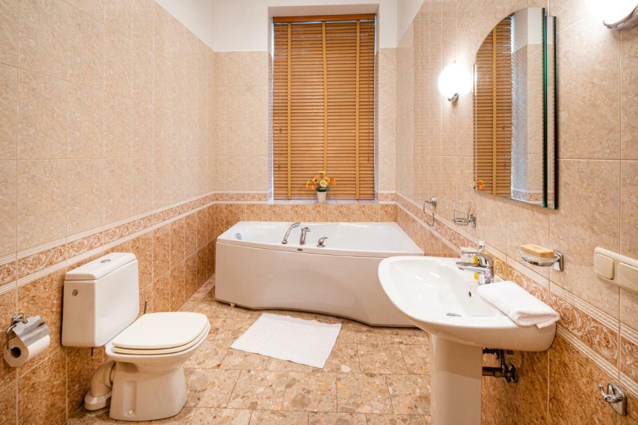 Old Riga 2 Bedroom Vecpilsetas Street Apartment エクステリア 写真
