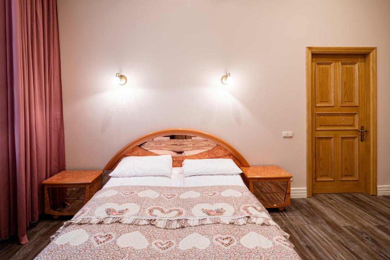 Old Riga 2 Bedroom Vecpilsetas Street Apartment エクステリア 写真