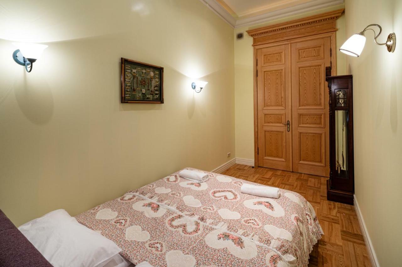 Old Riga 2 Bedroom Vecpilsetas Street Apartment エクステリア 写真