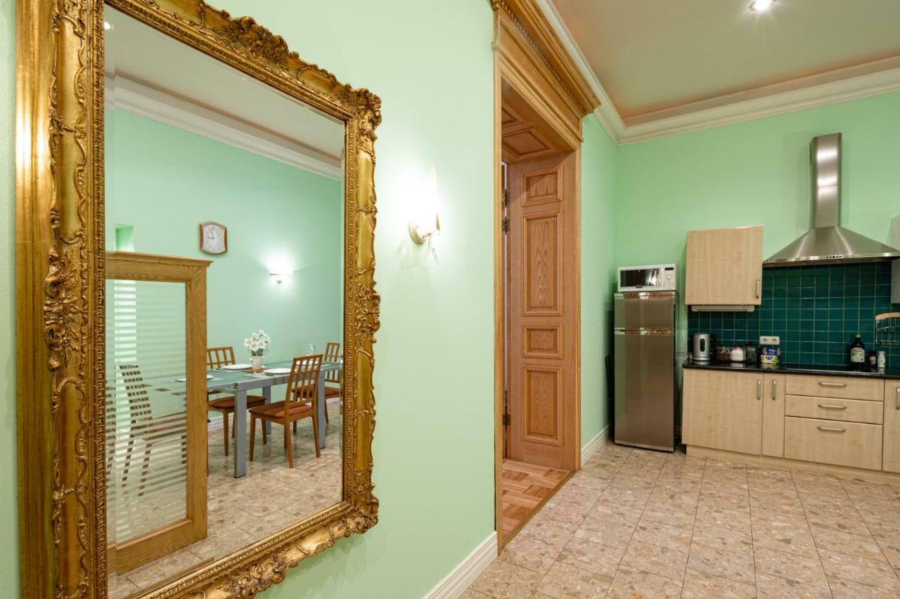Old Riga 2 Bedroom Vecpilsetas Street Apartment エクステリア 写真