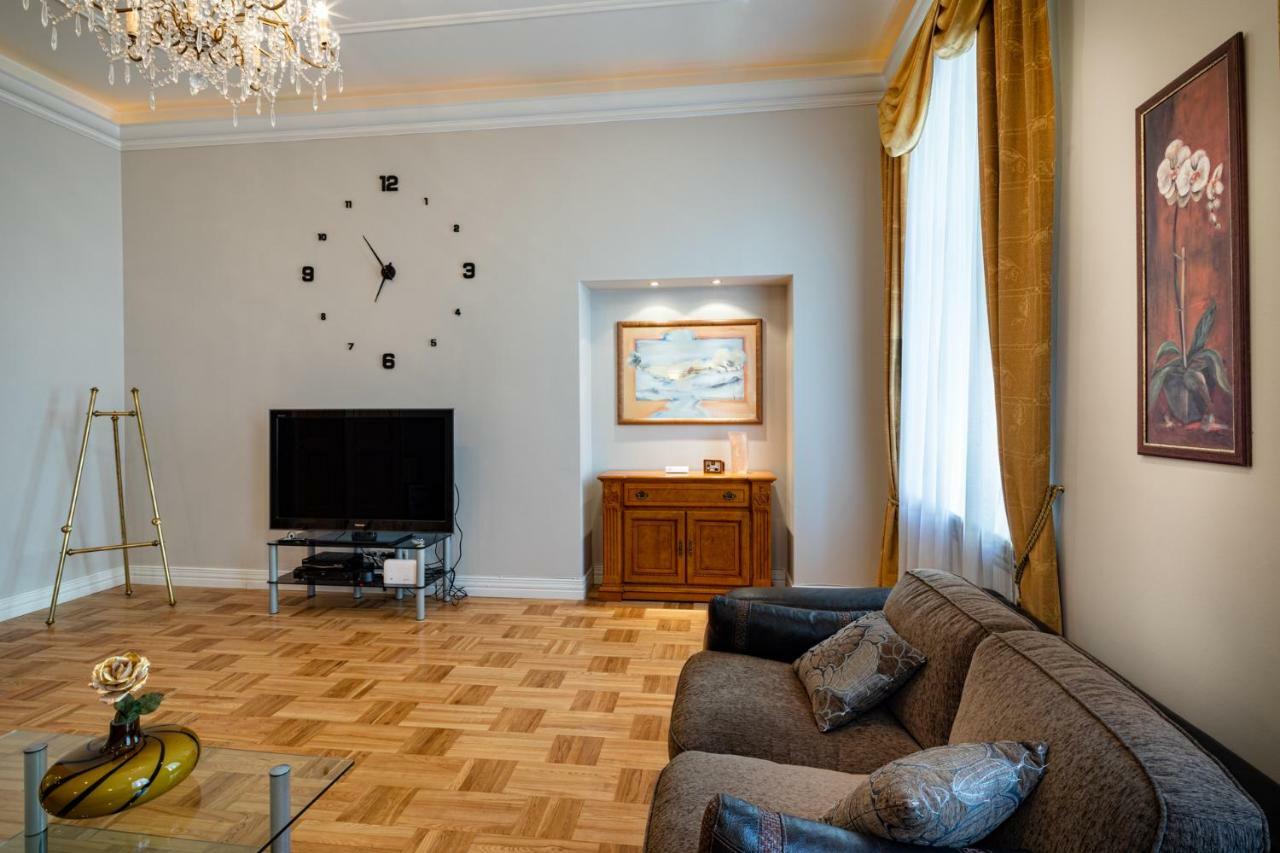 Old Riga 2 Bedroom Vecpilsetas Street Apartment エクステリア 写真